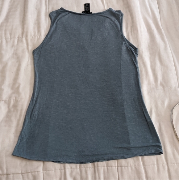 PRETTY textured rxb sleeveless top size Medium - Picture 2 of 6
